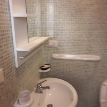 Via Giotto 1sx Farfalla 公寓 切萨雷奥港