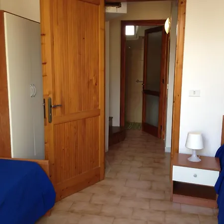 Via Giotto 1sx Farfalla 公寓