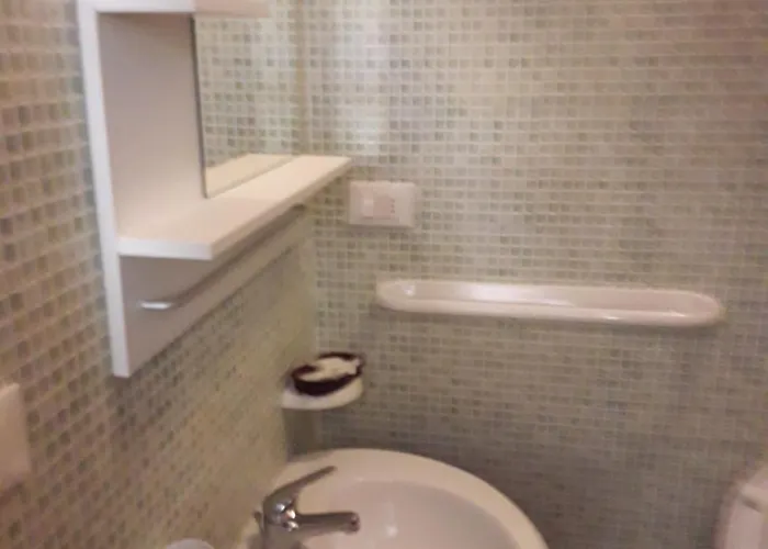 Via Giotto 1sx Farfalla 公寓 切萨雷奥港